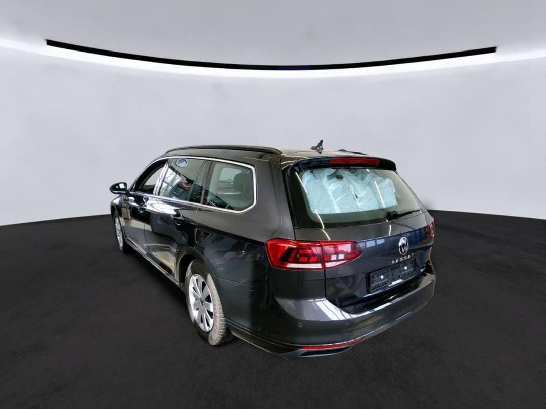 Volkswagen PASSAT VARIANT 2023 г. Серый, пробег 17689 км