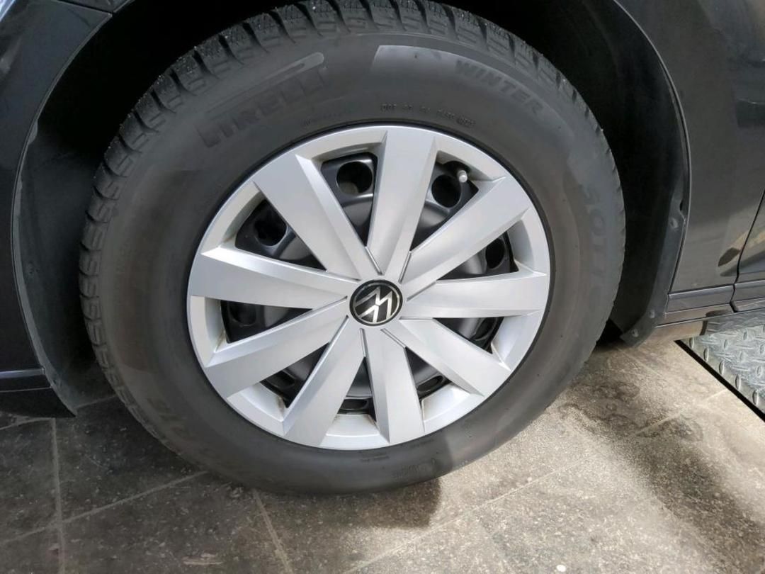 Volkswagen PASSAT VARIANT 2023 г. Серый, пробег 17689 км