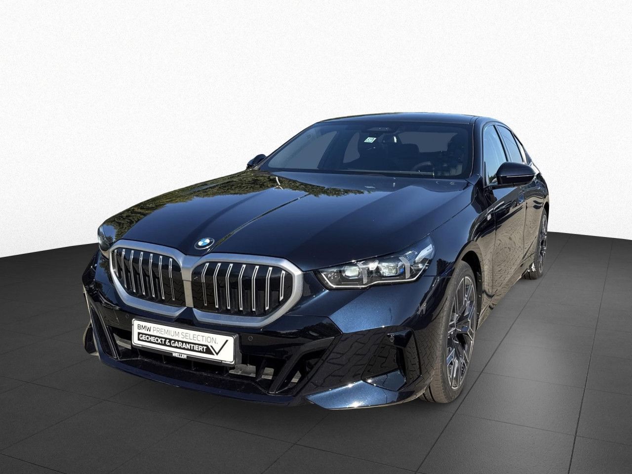 BMW 520 2025 г. Чёрный, пробег 25742 км