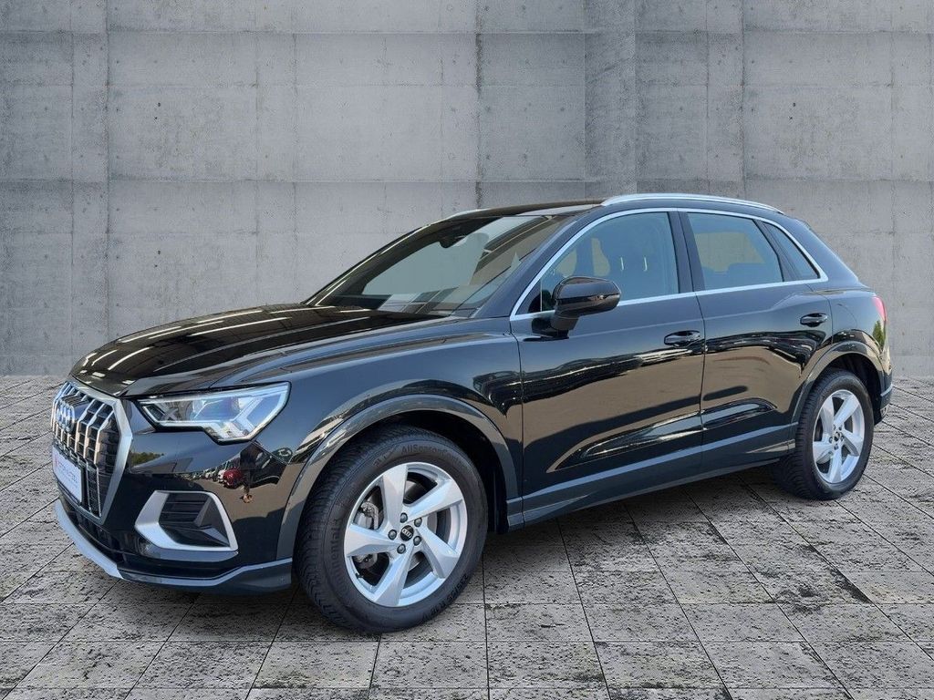 Audi Q3 2022 г. Чёрный, пробег 39996 км