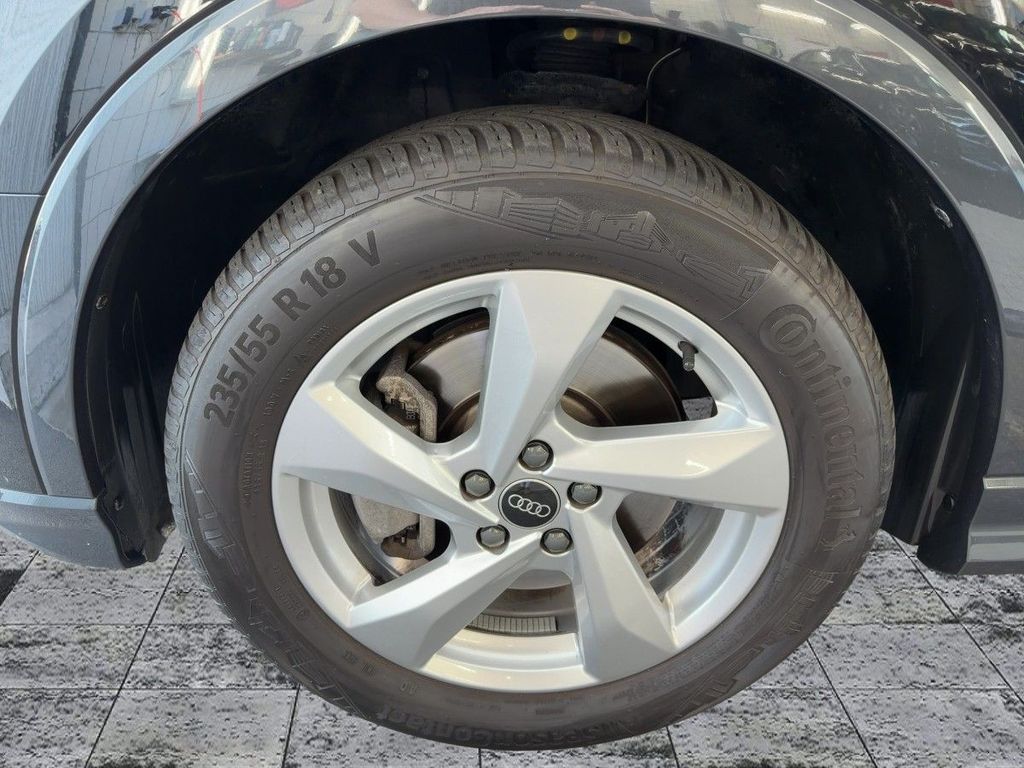 Audi Q3 2022 г. Чёрный, пробег 39996 км