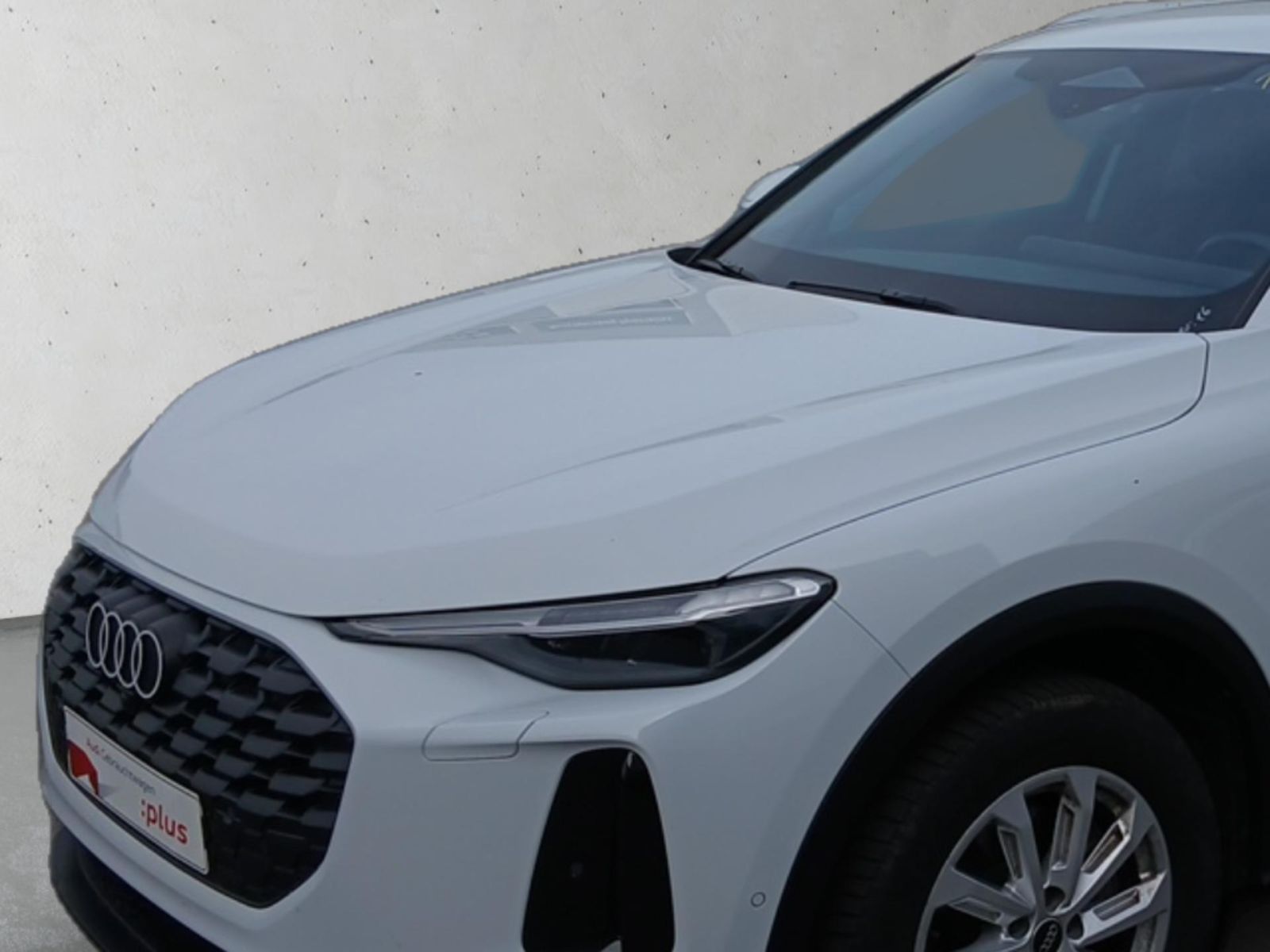 Audi Q5 2025 г. Белый, пробег 20089 км