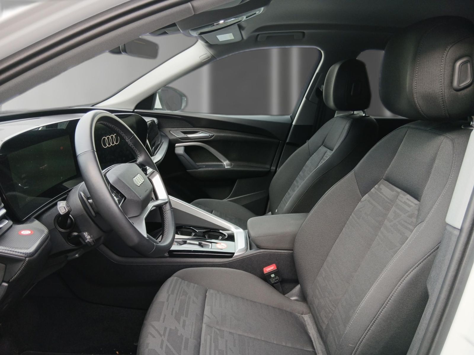 Audi Q5 2025 г. Белый, пробег 20089 км