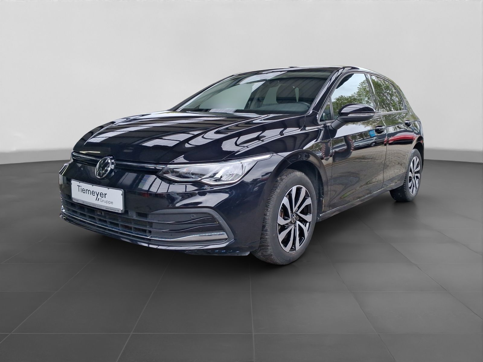 Volkswagen Golf 2022 г. Чёрный, пробег 52151 км