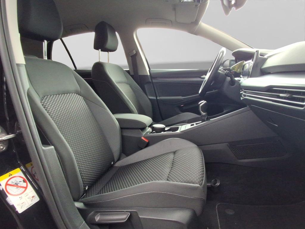 Volkswagen Golf 2022 г. Чёрный, пробег 52151 км