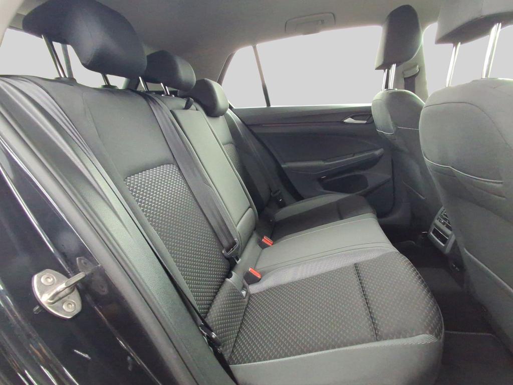 Volkswagen Golf 2022 г. Чёрный, пробег 52151 км