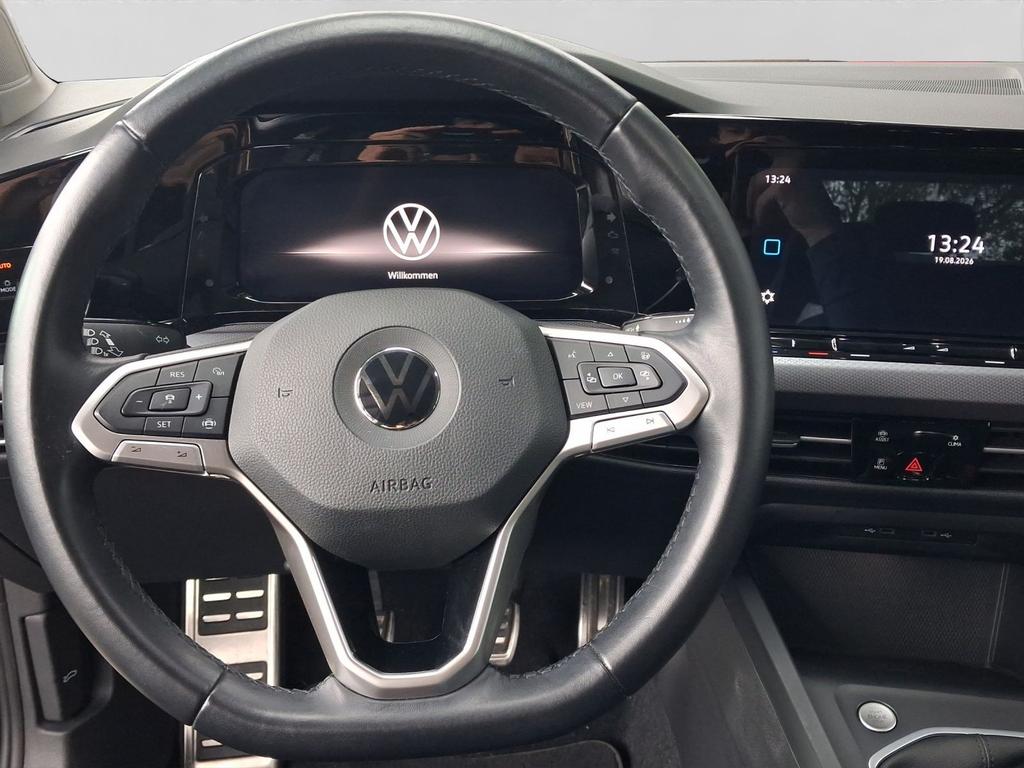 Volkswagen Golf 2022 г. Чёрный, пробег 52151 км