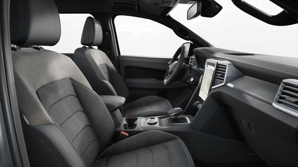 Volkswagen Amarok 2025 г. Серебристый, пробег 5560 км