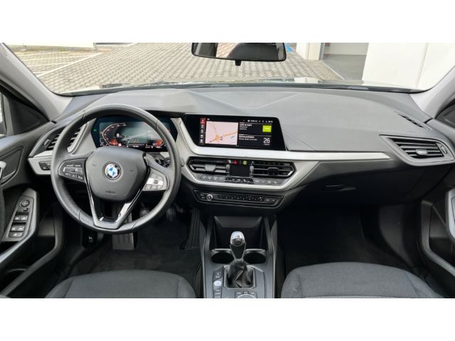 BMW 118 2021 г. Чёрный, пробег 58866 км