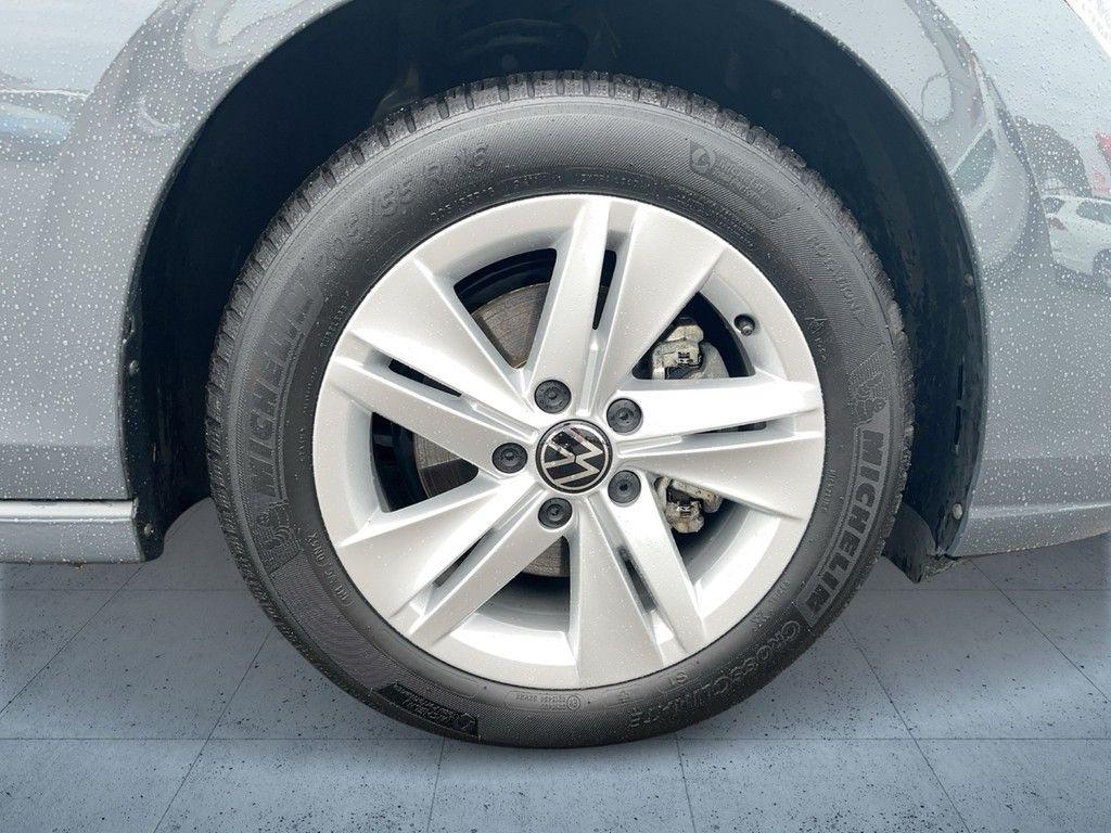 Volkswagen Golf 2024 г. Серый, пробег 11500 км