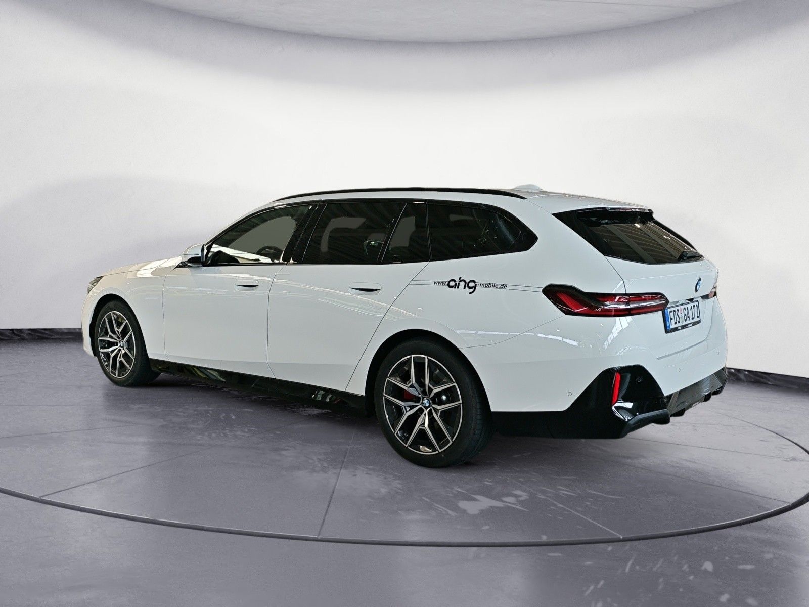 BMW 520 2026 г. Белый, пробег 20000 км