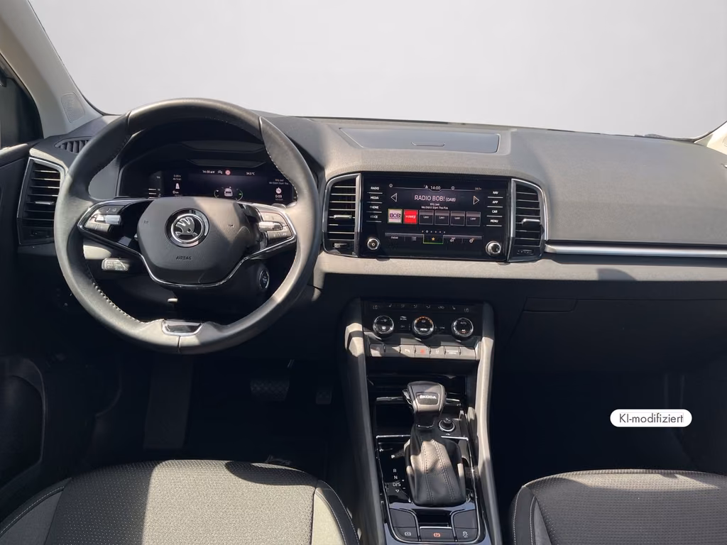 Skoda Karoq 2022 г. Серый, пробег 57607 км
