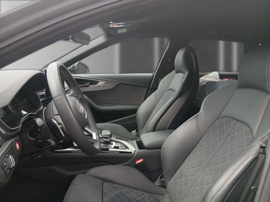Audi RS4 2024 г. Серый, пробег 18162 км