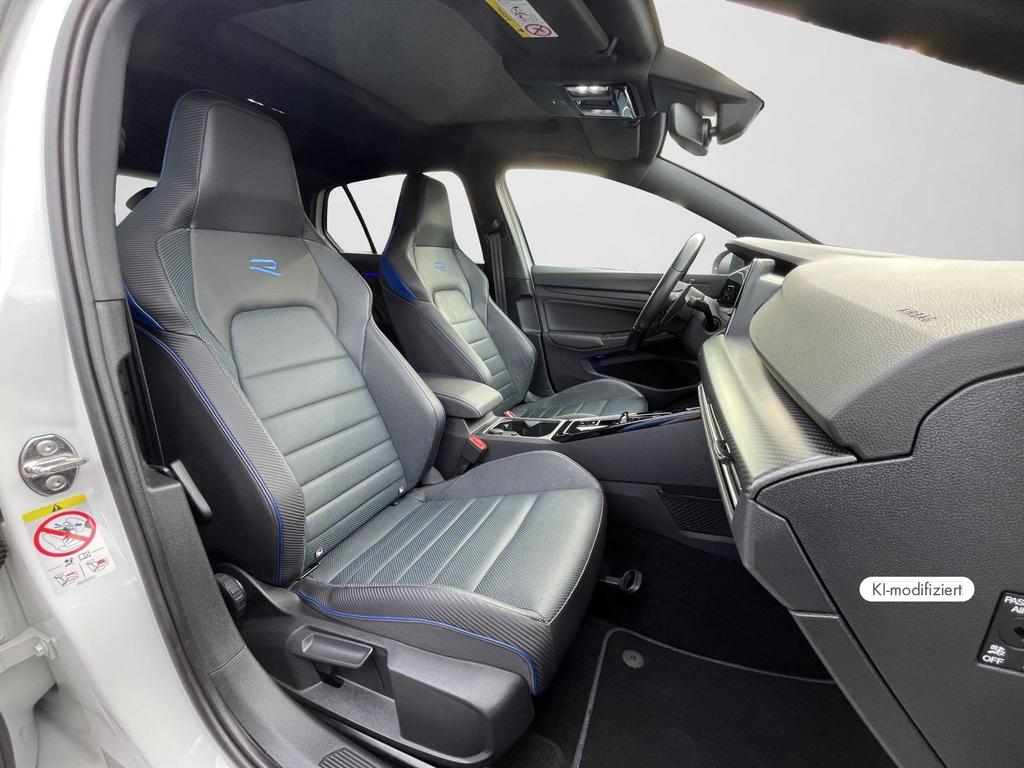Volkswagen Golf 2023 г. Белый, пробег 57400 км