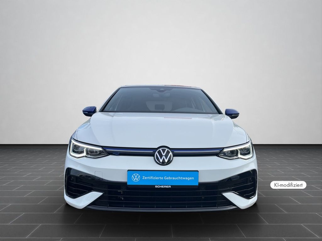 Volkswagen Golf 2023 г. Белый, пробег 57400 км