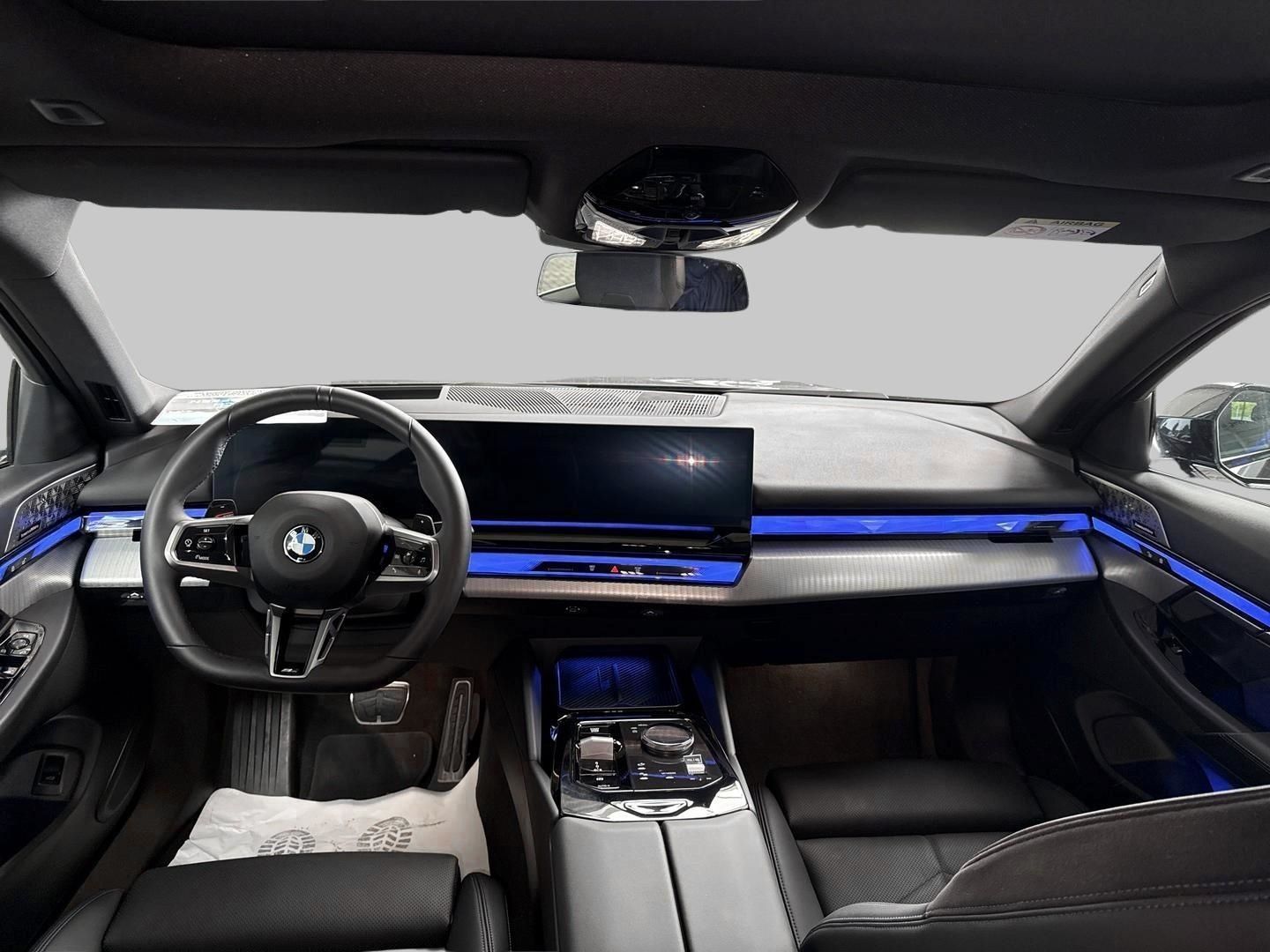 BMW 520 2026 г. Чёрный, пробег 10186 км