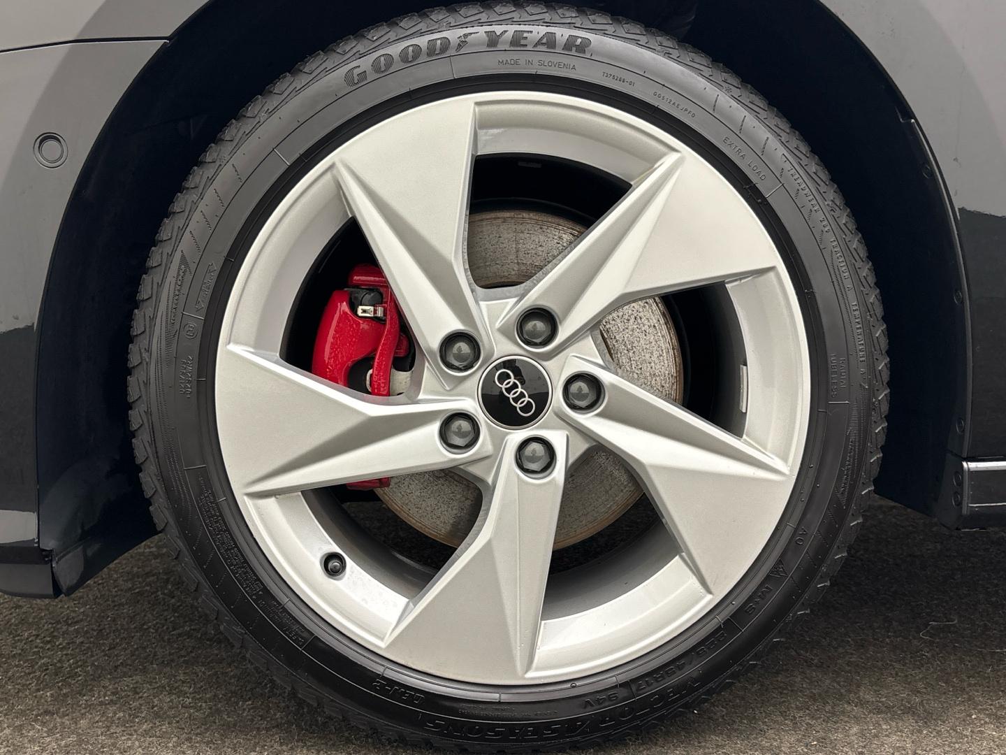 Audi A3 2023 г. Чёрный, пробег 54211 км