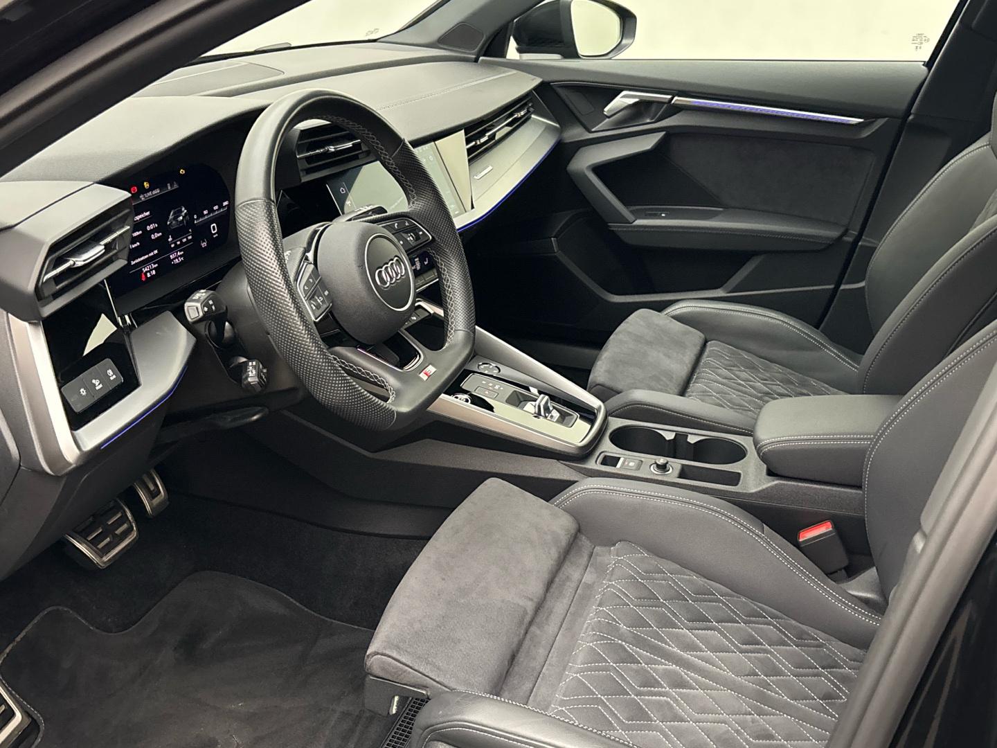 Audi A3 2023 г. Чёрный, пробег 54211 км