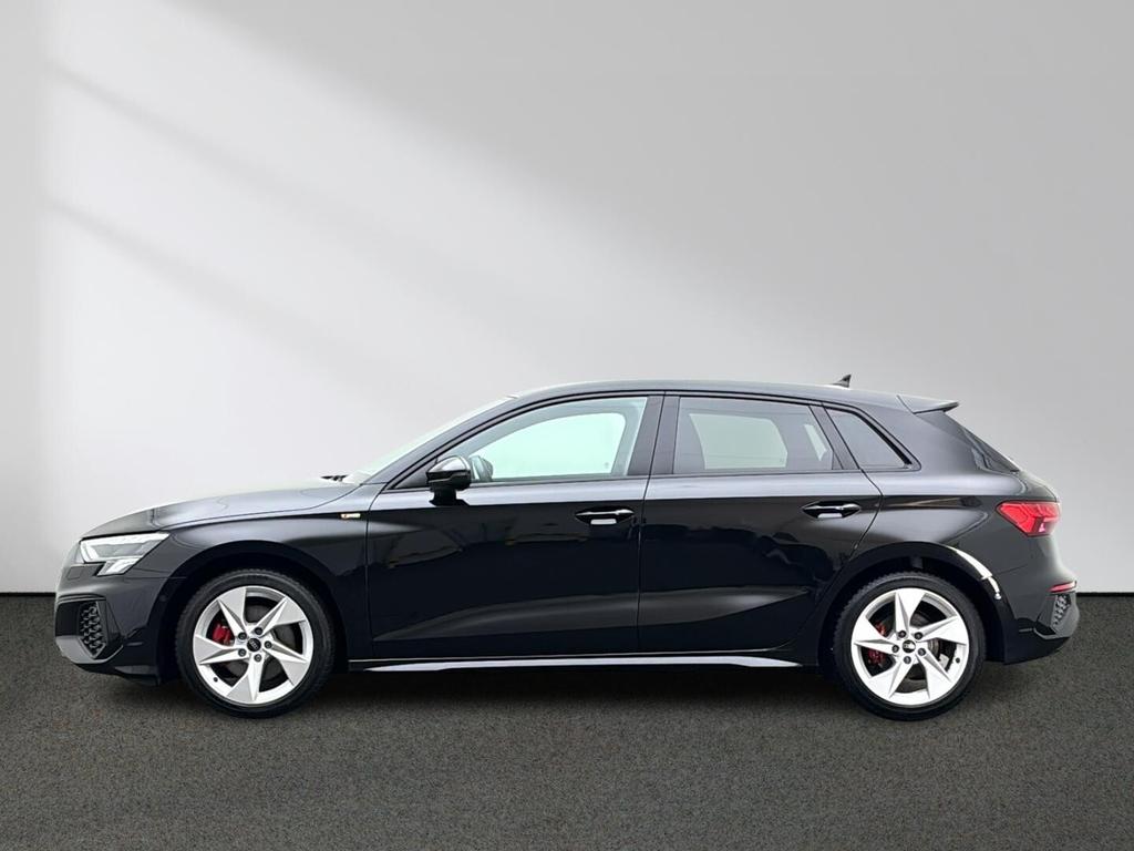 Audi A3 2023 г. Чёрный, пробег 54211 км