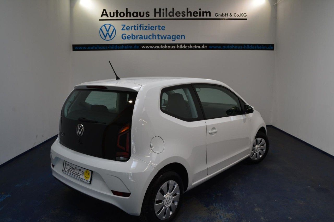 Volkswagen up! 2023 г. Белый, пробег 29100 км