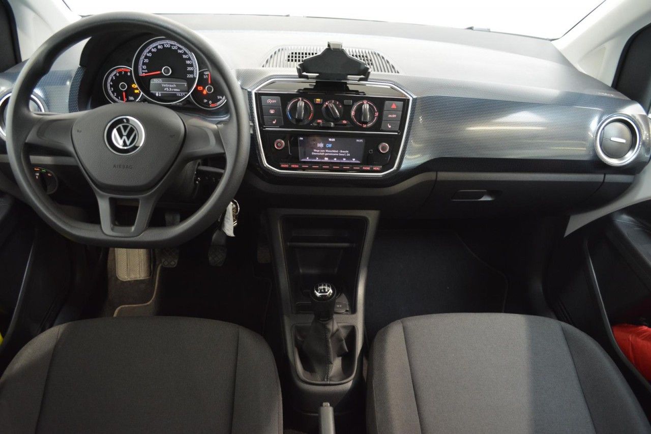Volkswagen up! 2023 г. Белый, пробег 29100 км