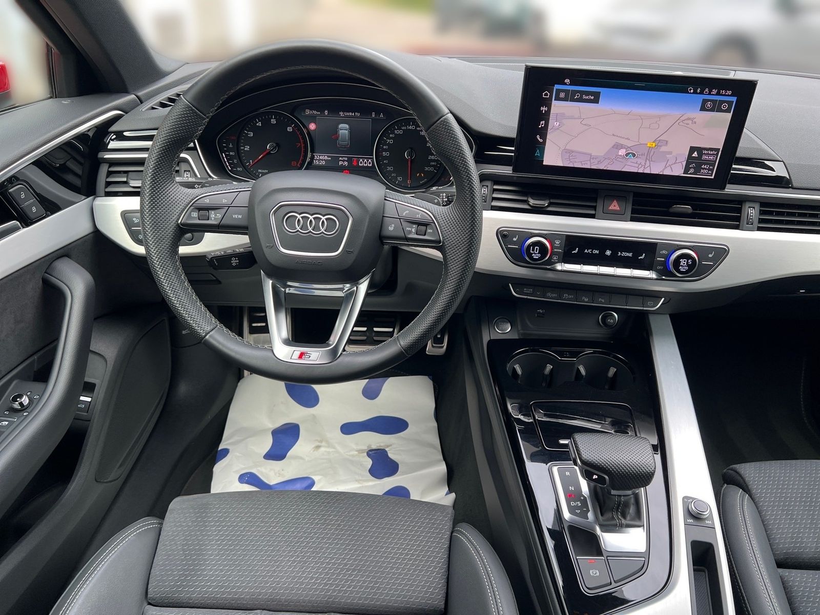 Audi A4 2024 г. Жёлтый, пробег 32466 км