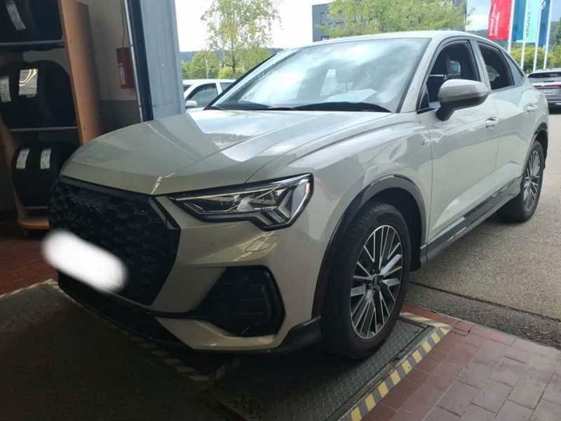 Audi Q3 2022 г. Серебристый, пробег 55586 км
