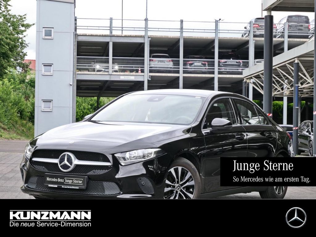 Mercedes-Benz A 180 2022 г. Чёрный, пробег 40500 км
