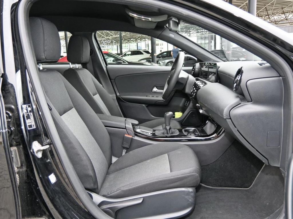 Mercedes-Benz A 180 2022 г. Чёрный, пробег 40500 км