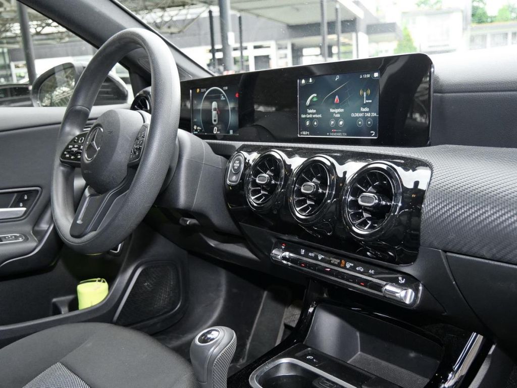 Mercedes-Benz A 180 2022 г. Чёрный, пробег 40500 км