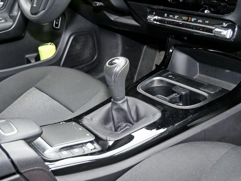 Mercedes-Benz A 180 2022 г. Чёрный, пробег 40500 км