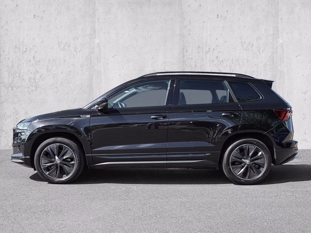 Skoda Karoq 2023 г. Чёрный, пробег 53721 км