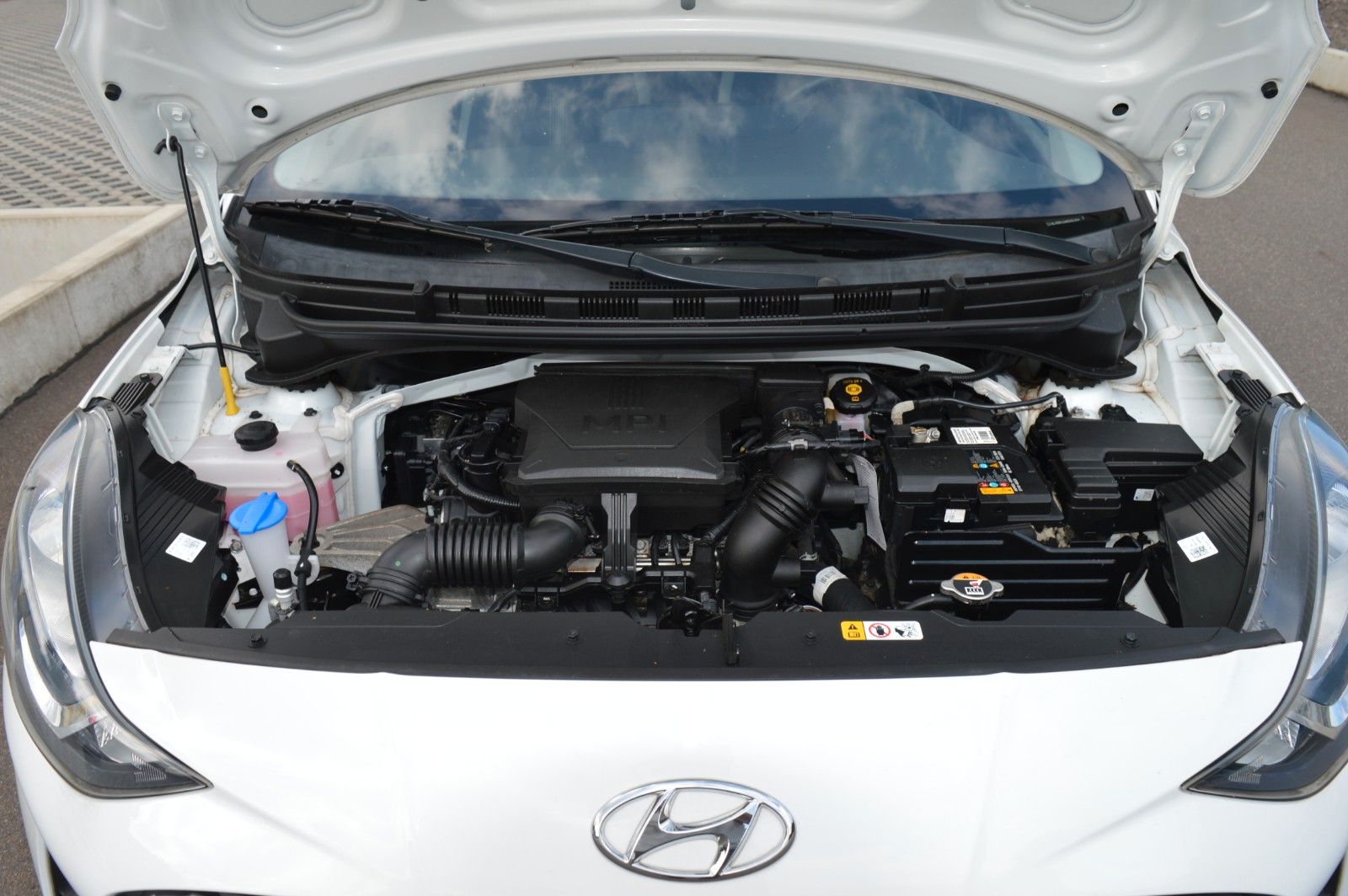 Hyundai i10 2021 г. Белый, пробег 38500 км