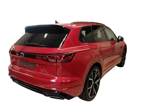 Volkswagen Touareg 2025 г. Красный, пробег 11100 км