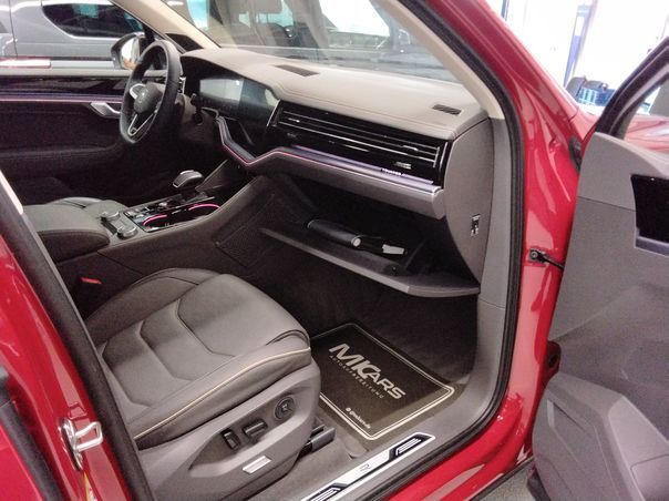 Volkswagen Touareg 2025 г. Красный, пробег 11100 км