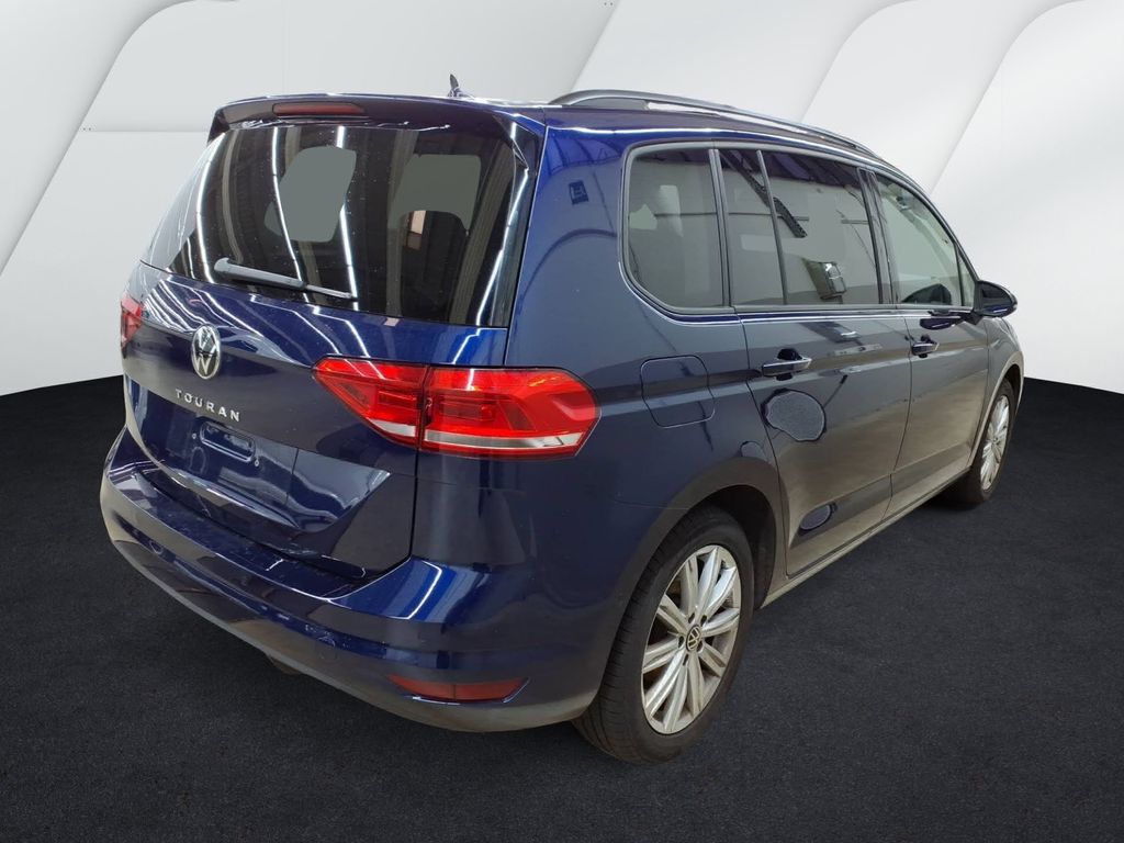 Volkswagen Touran 2026 г. Синий, пробег 28200 км