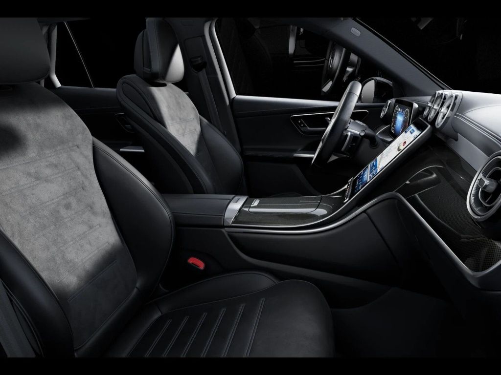 Mercedes-Benz GLC 300 2025 г. Чёрный, пробег 10624 км