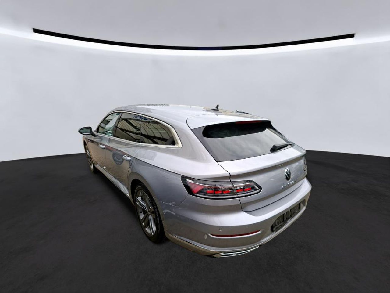 Volkswagen Arteon 2024 г. Серебристый, пробег 30279 км
