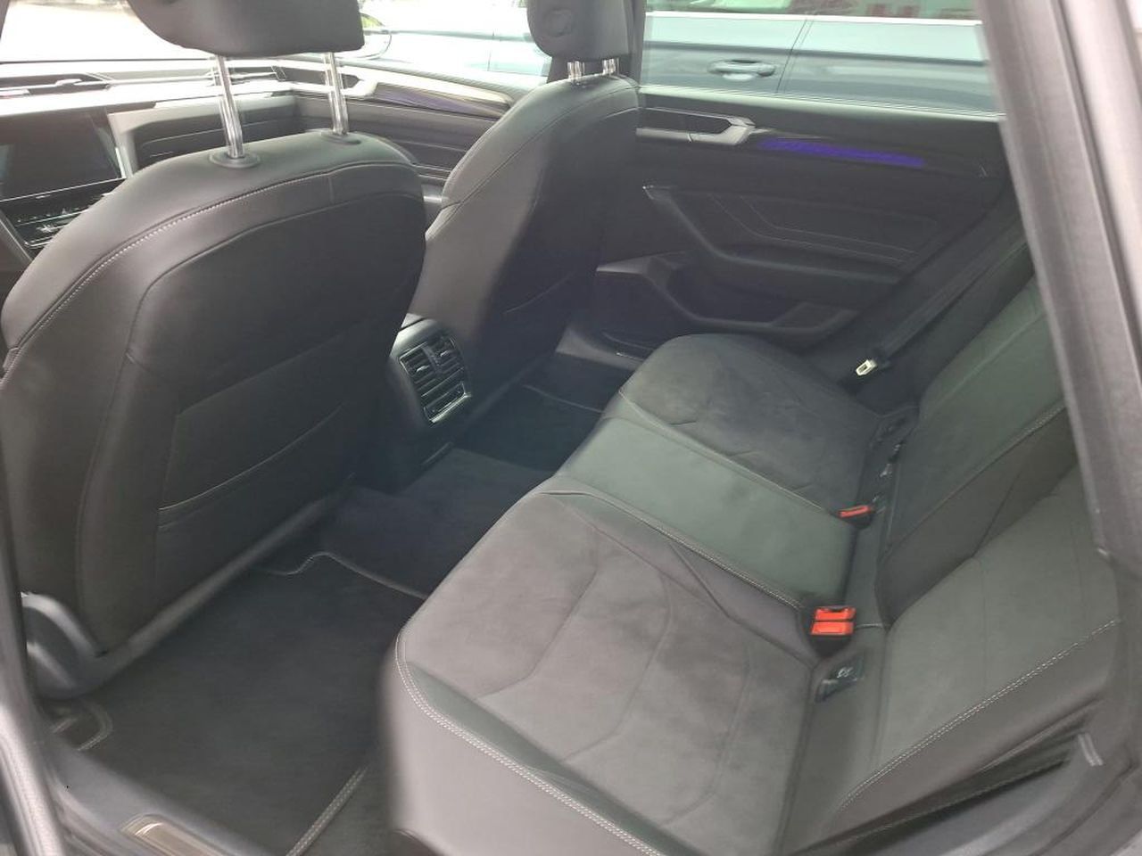Volkswagen Arteon 2024 г. Серебристый, пробег 30279 км