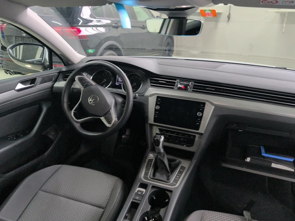 Volkswagen PASSAT VARIANT 2023 г. Белый, пробег 50158 км