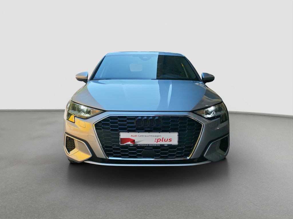 Audi A3 2022 г. Серебристый, пробег 42600 км
