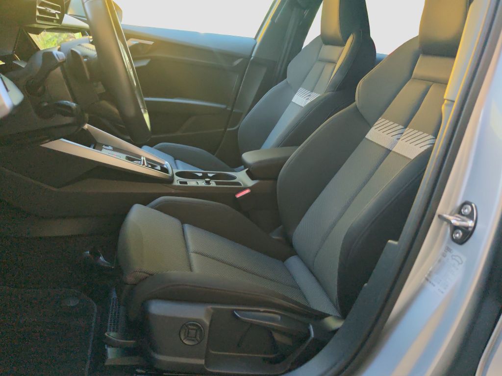 Audi A3 2022 г. Серебристый, пробег 42600 км
