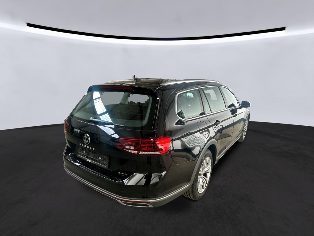 Volkswagen PASSAT VARIANT 2023 г. Чёрный, пробег 46853 км