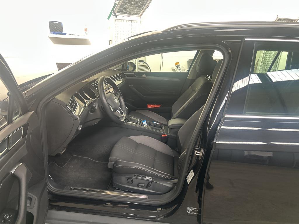Volkswagen PASSAT VARIANT 2023 г. Чёрный, пробег 46853 км