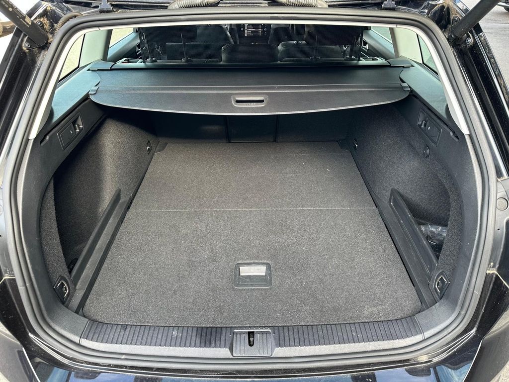 Volkswagen PASSAT VARIANT 2023 г. Чёрный, пробег 46853 км