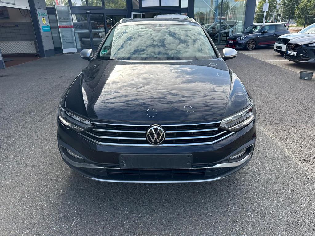 Volkswagen PASSAT VARIANT 2023 г. Чёрный, пробег 46853 км