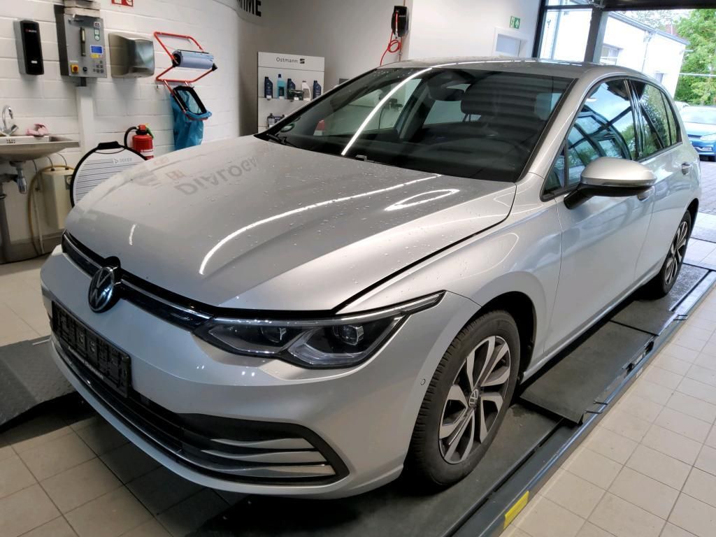 Volkswagen Golf 2023 г. Серебристый, пробег 56315 км