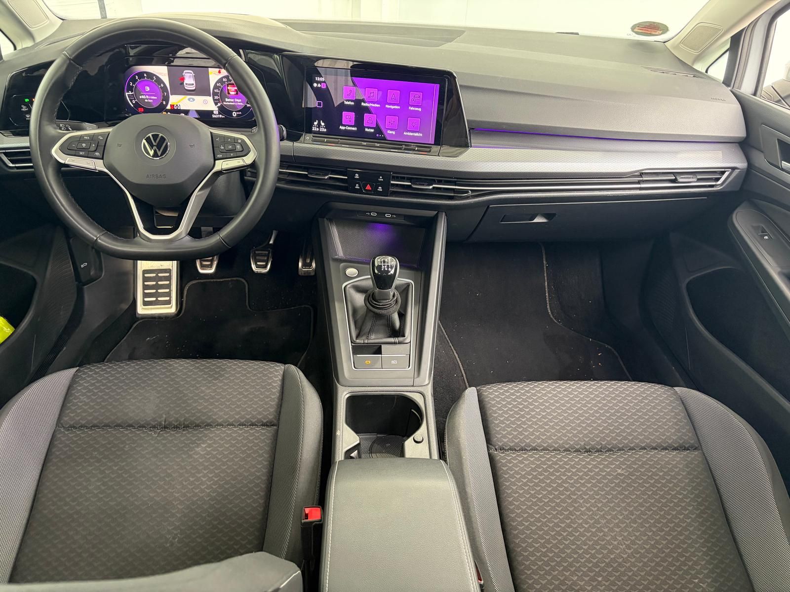 Volkswagen Golf 2023 г. Серебристый, пробег 56325 км