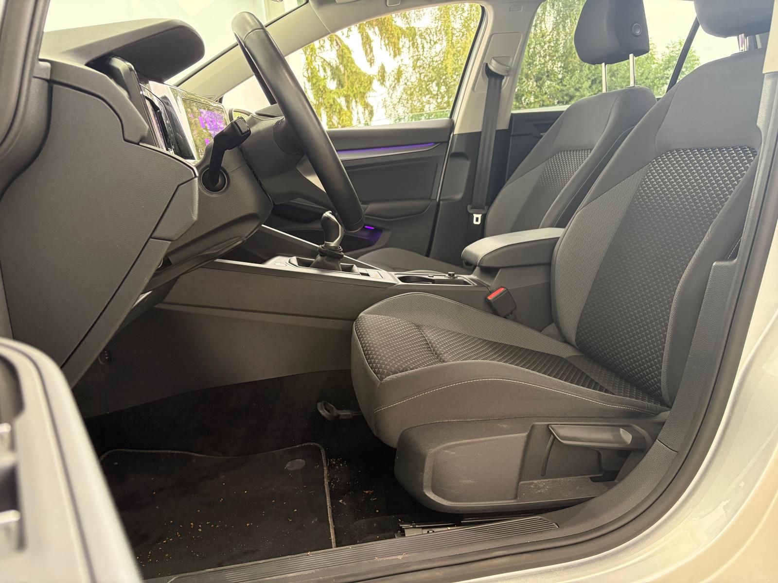 Volkswagen Golf 2023 г. Серебристый, пробег 56325 км