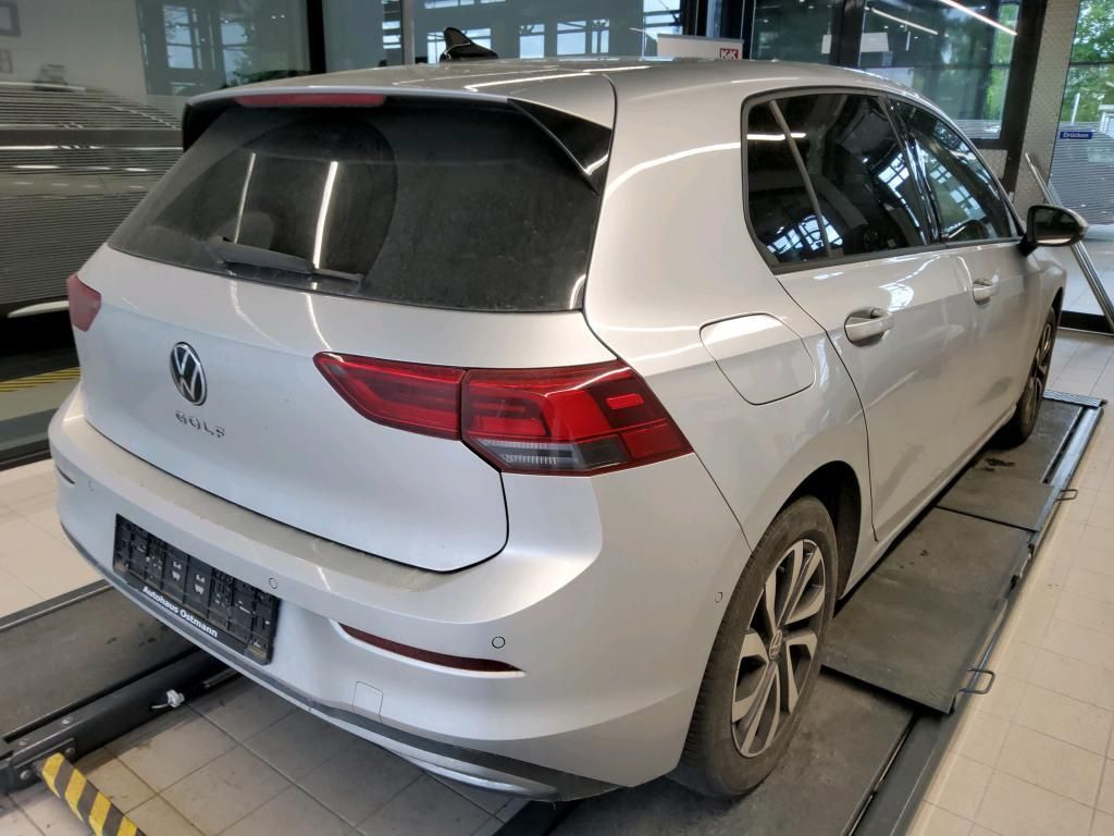 Volkswagen Golf 2023 г. Серебристый, пробег 56315 км